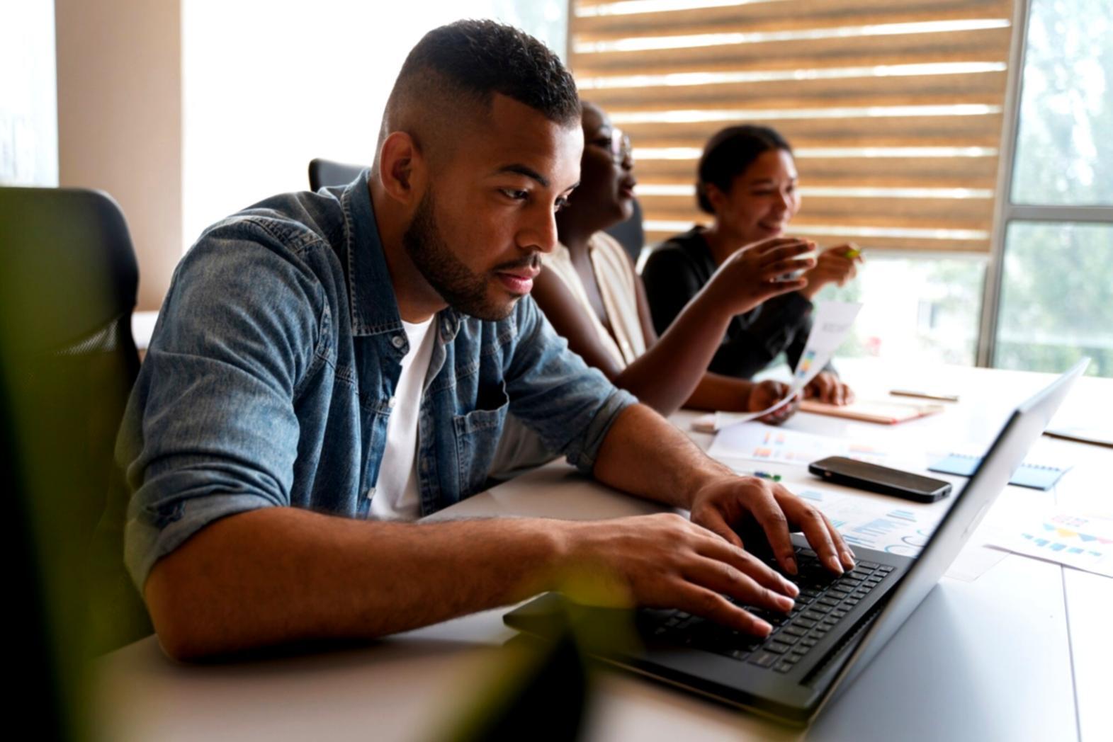 Digital tools and apps for budget tracking and financial planning